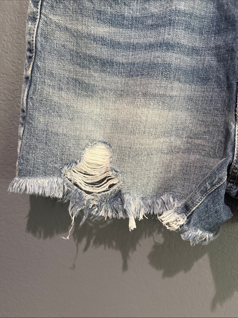 NWT KANCAN Denim Distressed Frayed Hem Blue Shorts Sz L - Picture 2 of 13